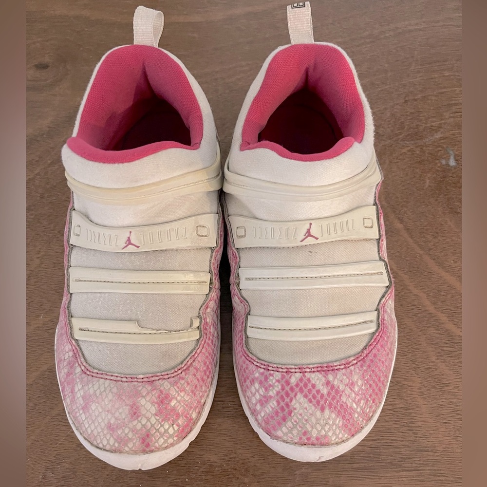 Air Jordan Retro Little Flex Pink Snakeskin Size 2